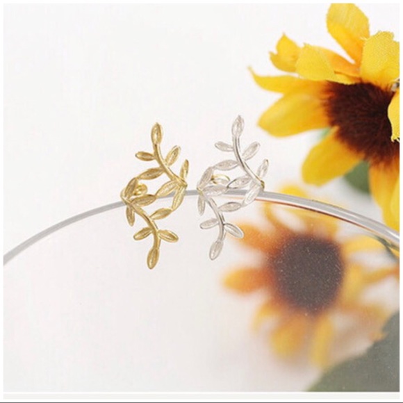 Leaves Design Ear Cuff - Picture 2 of 2